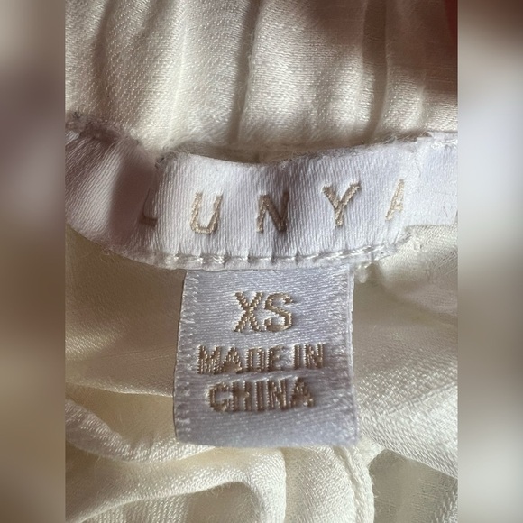 Lunya Resort Linen & Silk
Woven Shorts Size XS $138 - Picture 2 of 3